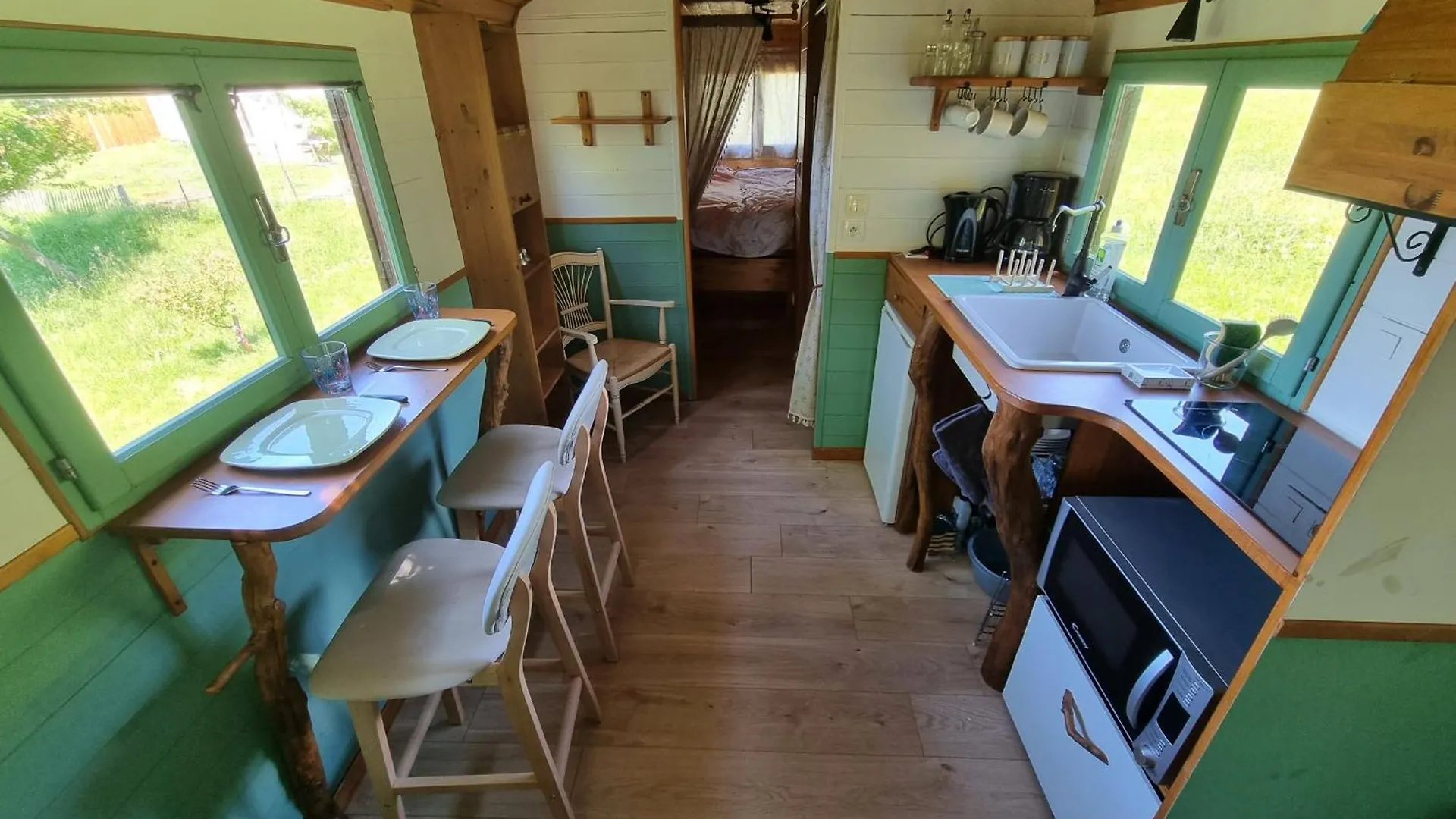 Hotel Roulotte Champetre A La Ferme Rochefort-Sanson Francie
